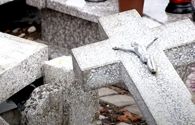 Dewastacja kilkudziesięciu grobów dziecięcych na cmentarzu komunalnym w Olsztynie