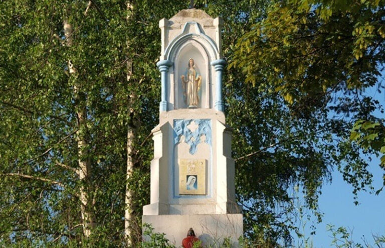 Dewastacja kapliczki „w przeddzień maryjnego święta Matki Bożej Jasnogórskiej”
