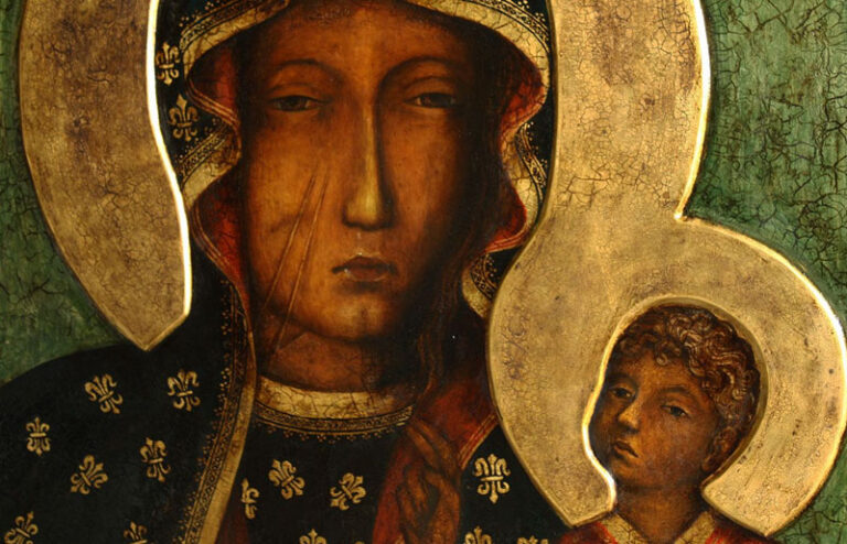 Profanacja w Płocku. Kościół oklejony wizerunkiem Matki Boskiej Częstochowskiej z aureolą w kolorach „tęczy LGBT”