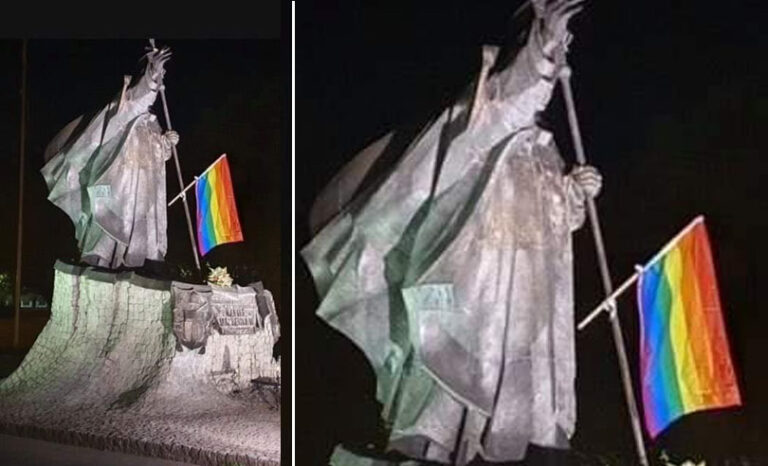 Na pomniku Jana Pawła II zawisła flaga LGBT